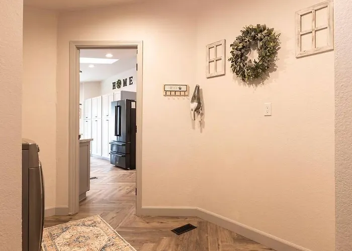 Families & Pets! Hot Tub, Playground, Gym & More! * Pinetop-Lakeside