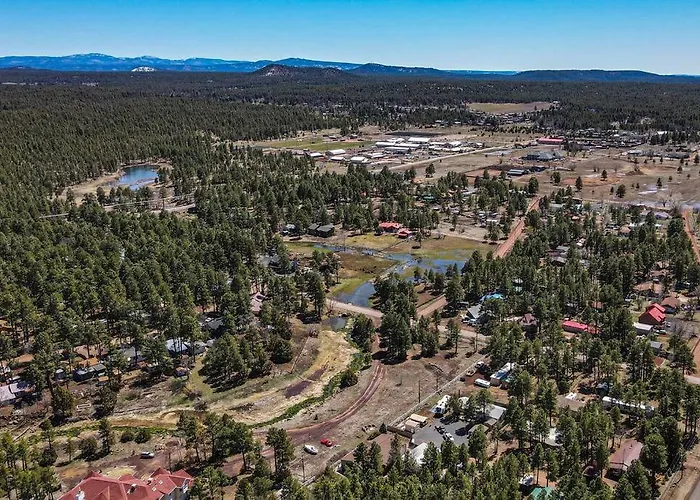 Holiday home Families & Pets! Hot Tub, Playground, Gym & More! Pinetop-Lakeside