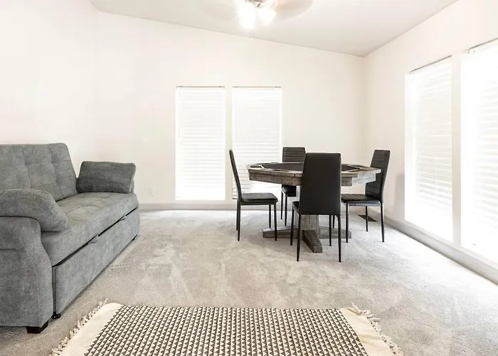 Holiday home Families & Pets! Hot Tub, Playground, Gym & More! *