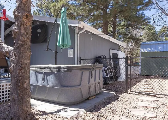 Families & Pets! Hot Tub, Playground, Gym & More!