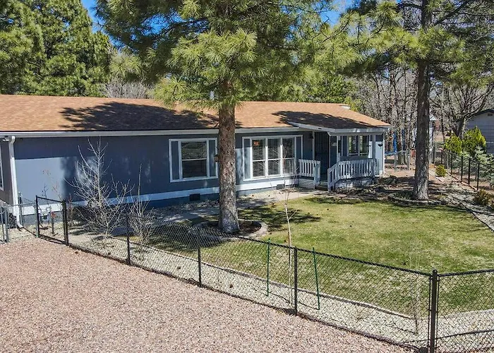 Holiday home Families & Pets! Hot Tub, Playground, Gym & More!