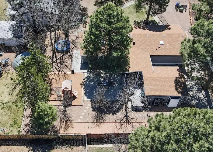 Holiday home Families & Pets! Hot Tub, Playground, Gym & More! Pinetop-Lakeside